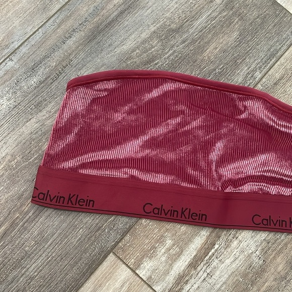 Urban Outfitters Calvin Klein  ribbed velvet bandeau large NEW - Picture 3 of 7